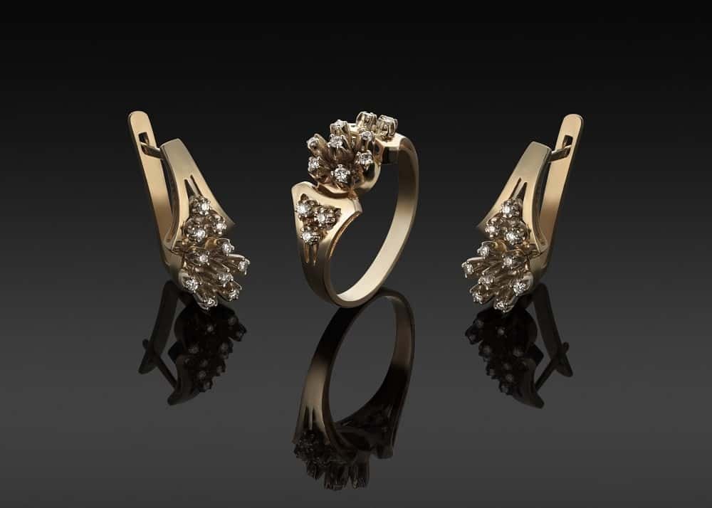 Gallery gold ring and earrings with diamonds 2021 08 26 21 42 40 utc min.jpg